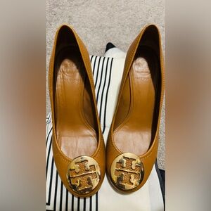 Tory burch Tan colour wedges in size 7 gently used condition.